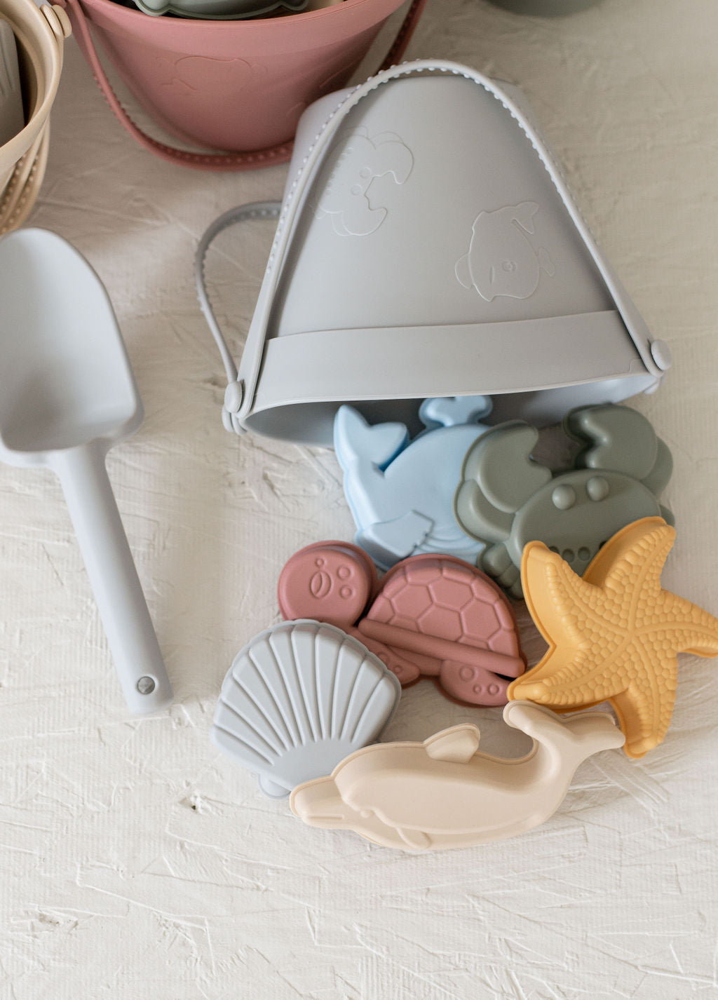 Silicone Sand bucket with toys and shovel