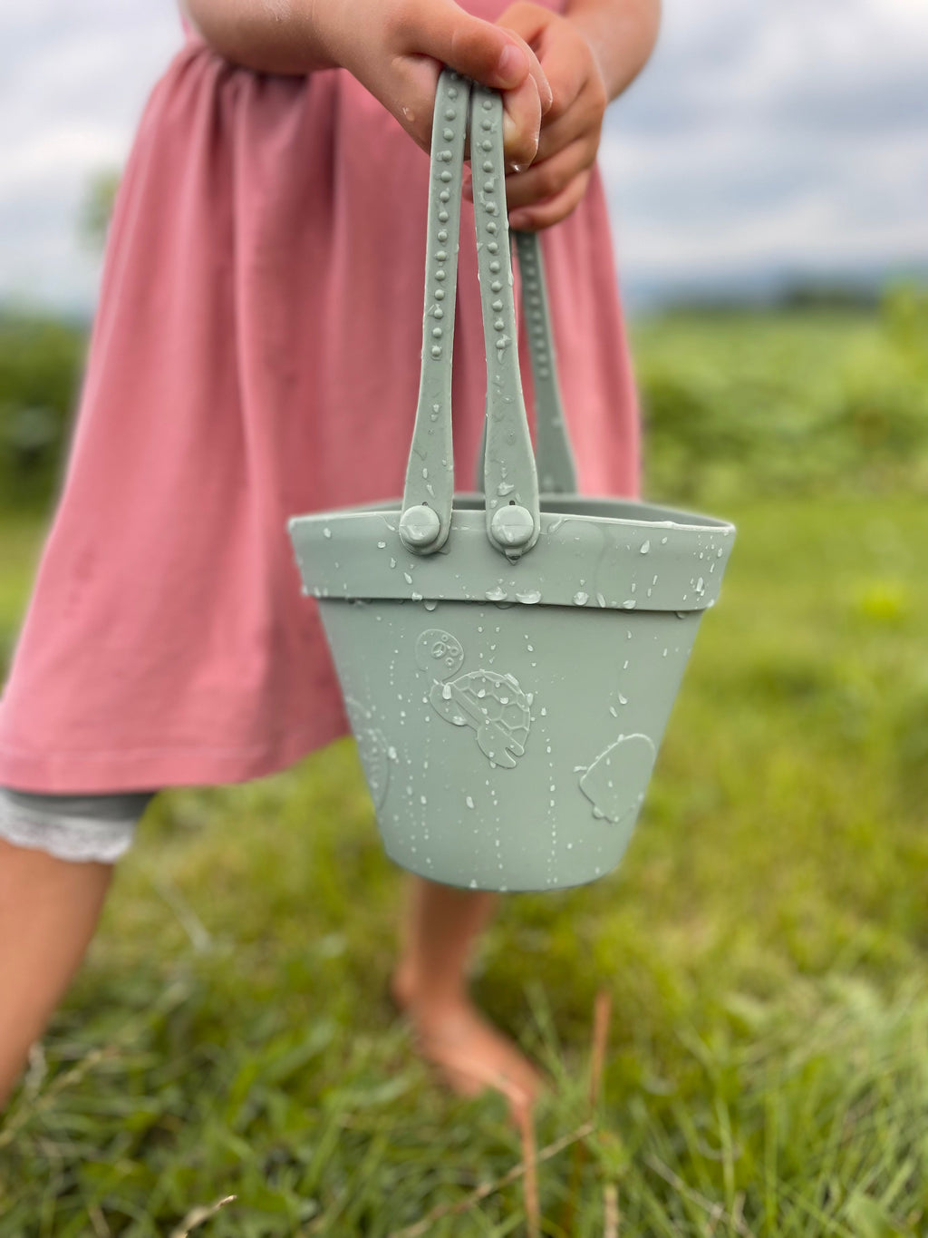 Silicone Sand bucket with toys and shovel