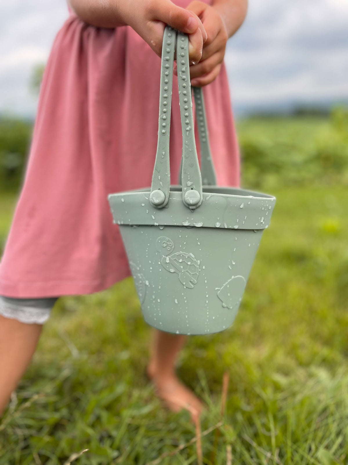 Silicone Sand bucket with toys and shovel